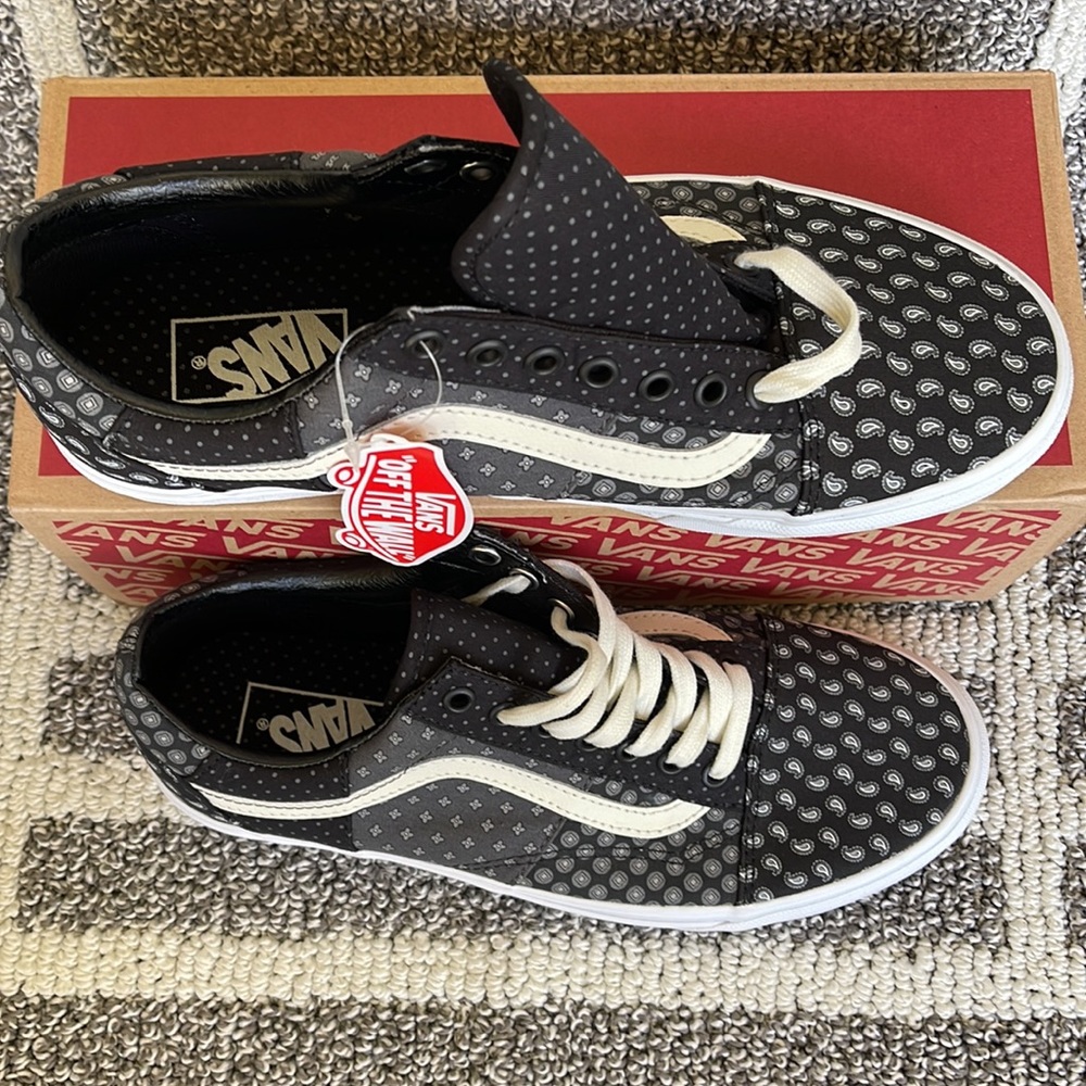 Vans Men’s Old Skool Tie Print Patchwork Black/True White Sneakers - Picture 3 of 16